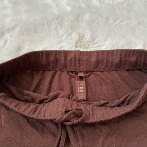 SKIMS brown comfy cozy lounge shorts - Picture 7 of 8